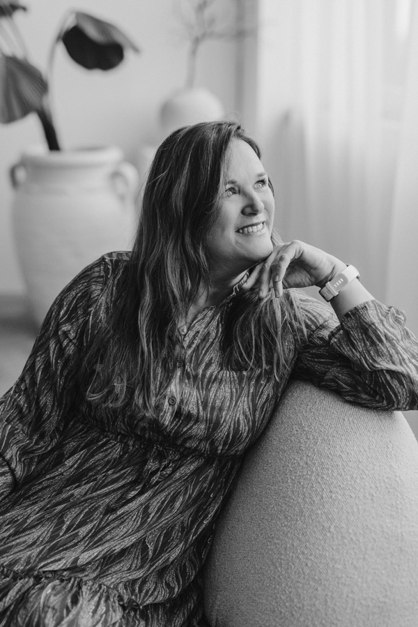 Stefanie Hennig – zertifizierter Naturcoach für Frauen. Portraitfoto auf der Über-mich-Seite.